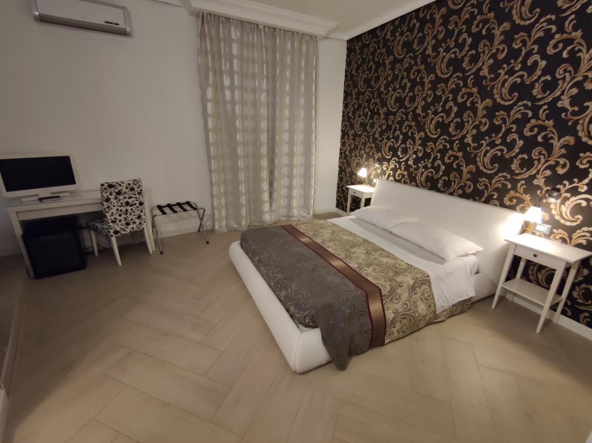 Sami Rooms - Teatro A 400 Mt - Ortigia A 1500 Mt - Syrakusa Exteriör bild
