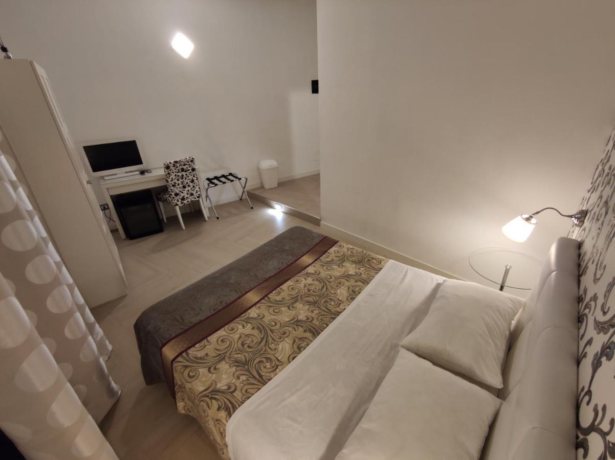 Sami Rooms - Teatro A 400 Mt - Ortigia A 1500 Mt - Syrakusa Exteriör bild