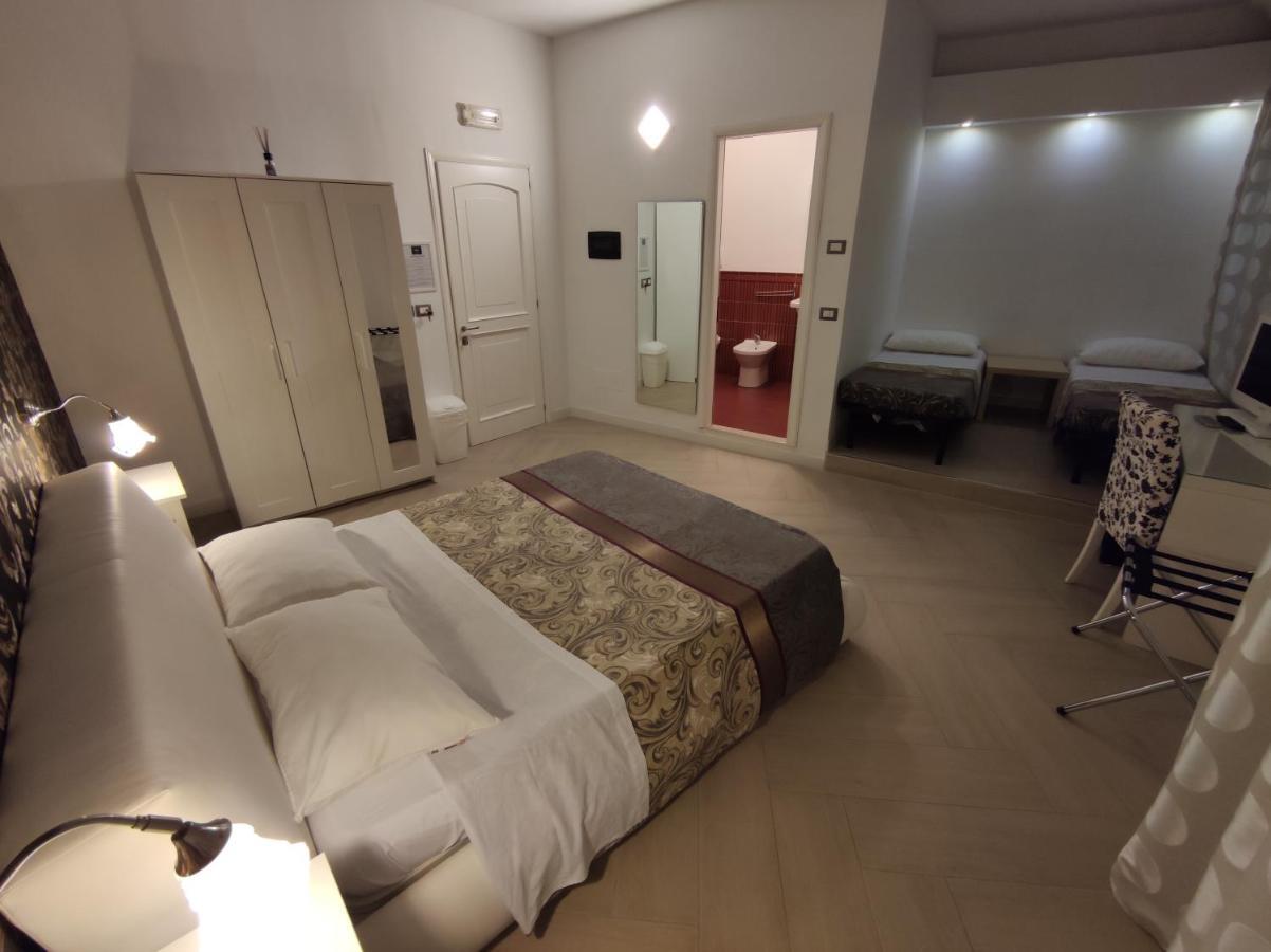 Sami Rooms - Teatro A 400 Mt - Ortigia A 1500 Mt - Syrakusa Exteriör bild