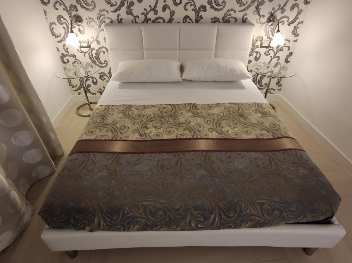 Sami Rooms - Teatro A 400 Mt - Ortigia A 1500 Mt - Syrakusa Exteriör bild